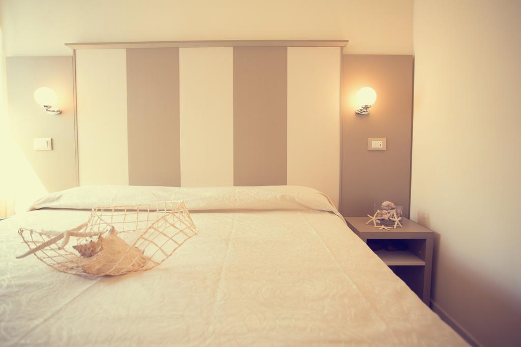 Hotel Trieste Чезенатико Стая снимка