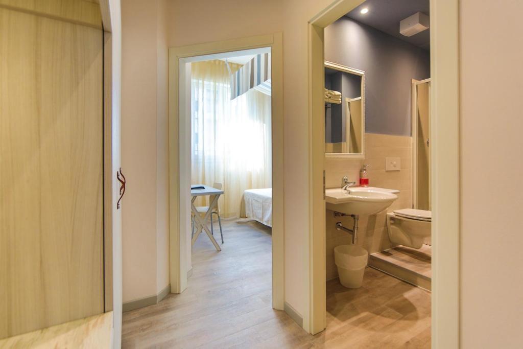 Hotel Trieste Чезенатико Стая снимка