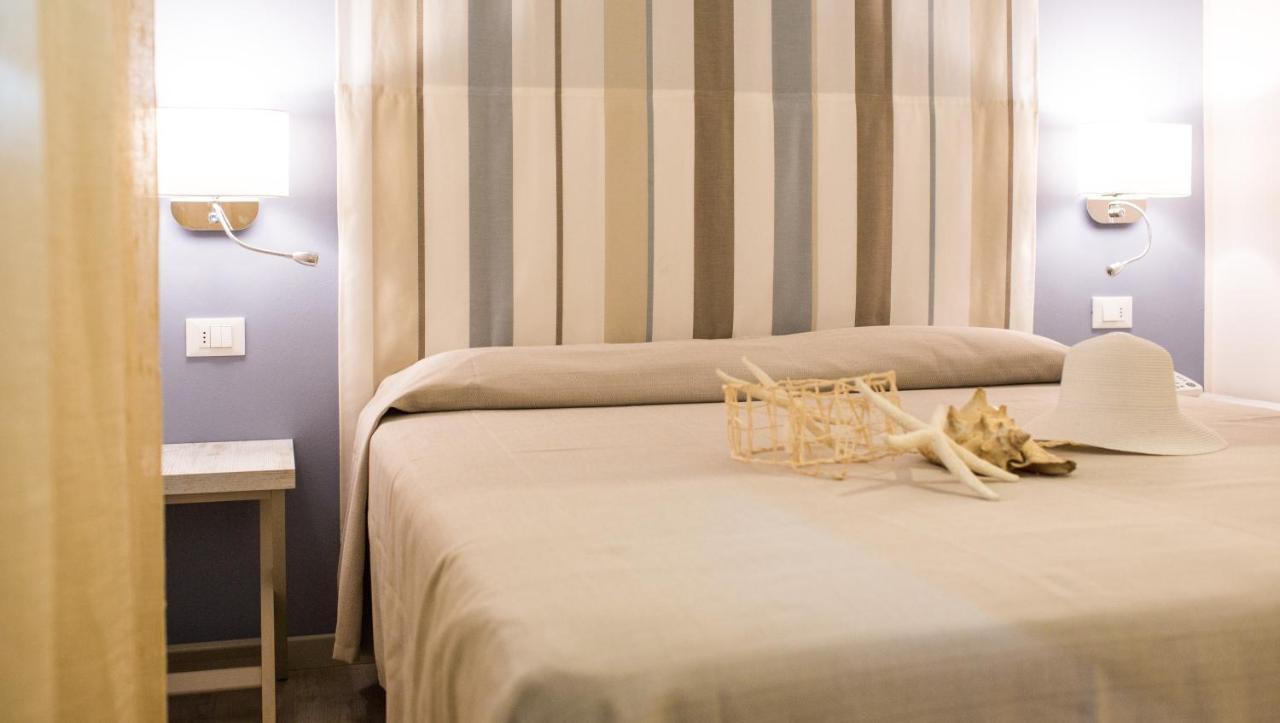 Hotel Trieste Чезенатико Стая снимка