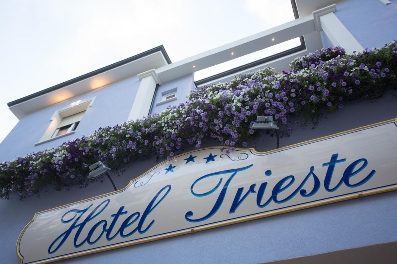 Hotel Trieste Чезенатико Екстериор снимка